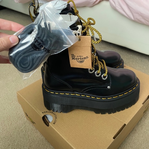 ❌SOLD❌ NWT Dr. Martens Jadon Max - Picture 5 of 6